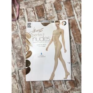 N/W/B Hanes Women's Perfect Nudes Stockings Medium NUDE 4